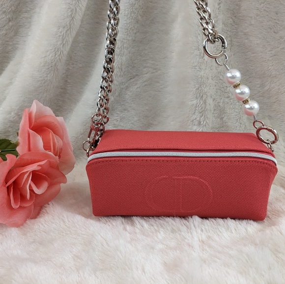 Dior - Picture 1 of 9